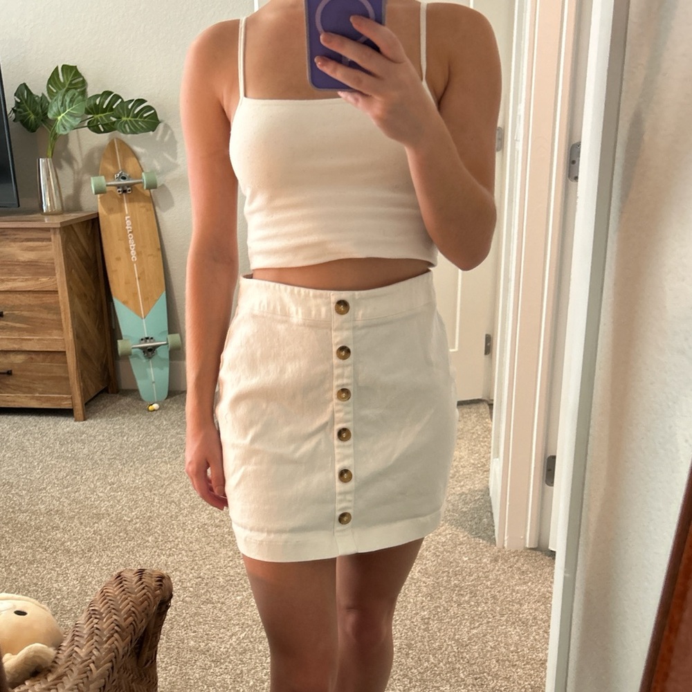 White button pencil skirt